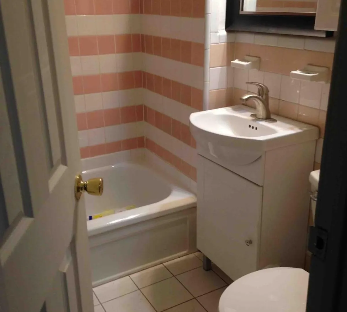 Downtown Montreal Apt Airport 15Mins 0*,  Kanada